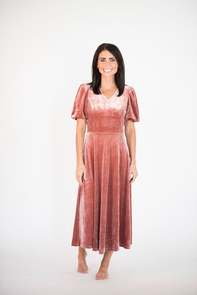 Brinklie Velvet Dress in Blush