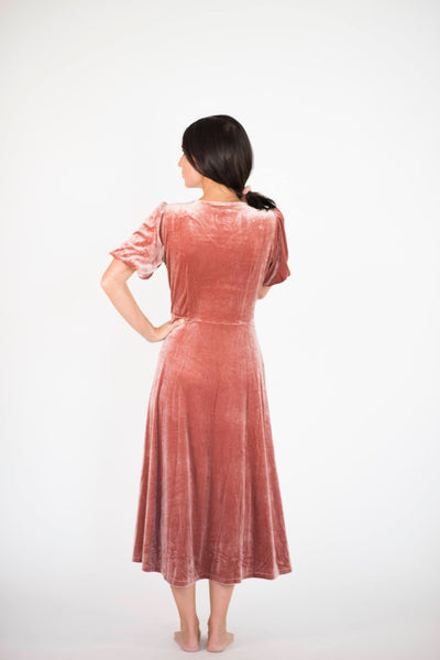 Brinklie Velvet Dress in Blush