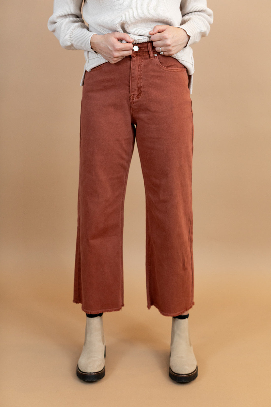 Avery Cropped Jeans In Terracotta