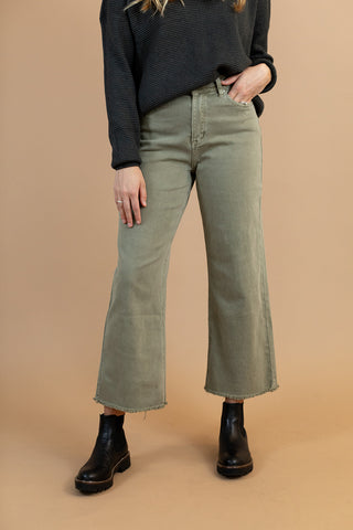 Avery Cropped Jeans In Olive