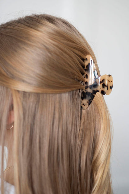 Light Leopard Claw Clip
