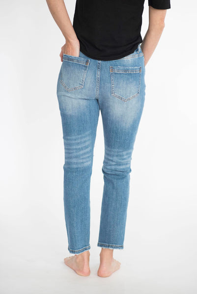 Benett High Rise Cropped Mom Jeans
